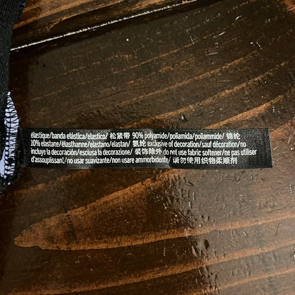 Victoria's Secret PINK Sports Bra with Pineapple Print - Picture 9 of 9